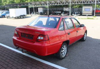 Подержанный автомобиль Daewoo Nexia Sedan 2010 года (7 фото)