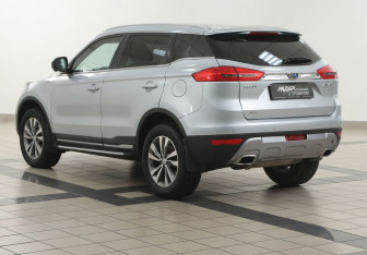 Подержанный автомобиль Geely Atlas 2019 года (2 фото)