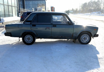 Подержанный автомобиль LADA (ВАЗ) 2107 2010 года (7 фото)