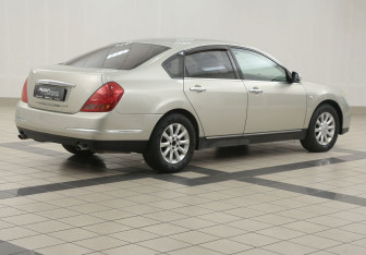 Подержанный автомобиль Nissan Teana 2006 года (4 фото)