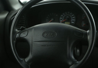 Подержанный автомобиль Kia Spectra Sedan 2008 года (16 фото)