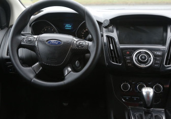 Подержанный автомобиль Ford Focus Hatchback 2011 года (14 фото)