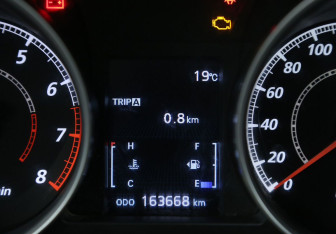 Подержанный автомобиль Mitsubishi ASX 2011 года (18 фото)