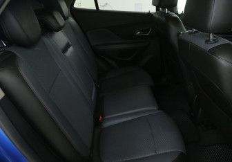 Подержанный автомобиль Opel Mokka 2013 года (11 фото)