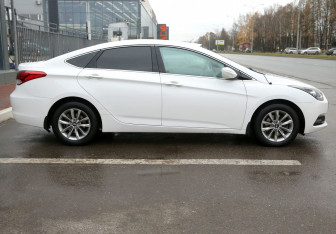 Подержанный автомобиль Hyundai i40 Sedan 2016 года (7 фото)