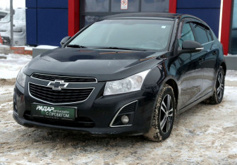 Подержанный автомобиль Chevrolet Cruze Hatchback 2014 года (3 фото)