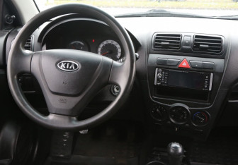 Подержанный автомобиль Kia Picanto 2008 года (14 фото)