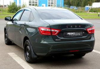 Подержанный автомобиль LADA (ВАЗ) Vesta Sedan 2017 года (4 фото)