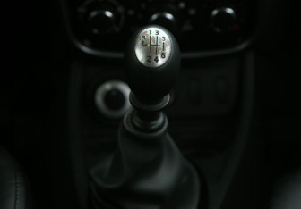 Подержанный автомобиль Renault Duster 2012 года (15 фото)