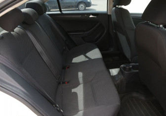 Подержанный автомобиль Volkswagen Jetta Sedan 2014 года (11 фото)