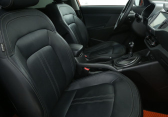 Подержанный автомобиль Kia Sportage 2013 года (10 фото)