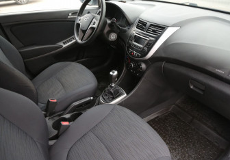 Подержанный автомобиль Hyundai Solaris Sedan 2016 года (9 фото)