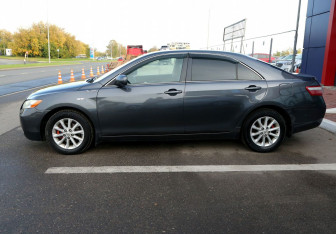 Подержанный автомобиль Toyota Camry Sedan 2008 года (8 фото)
