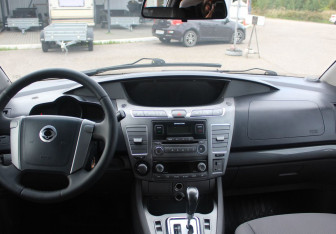 Подержанный автомобиль SsangYong Stavic 2014 года (14 фото)