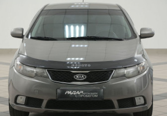 Подержанный автомобиль Kia Cerato Sedan 2010 года (6 фото)