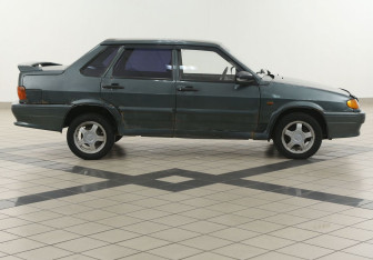 Подержанный автомобиль LADA (ВАЗ) 2115 2011 года (5 фото)