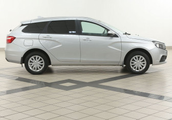 Подержанный автомобиль LADA (ВАЗ) Vesta Wagon 2022 года (5 фото)