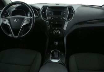 Подержанный автомобиль Hyundai Santa Fe 2016 года (12 фото)