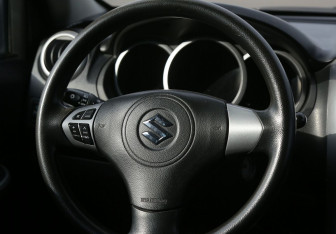 Подержанный автомобиль Suzuki Grand Vitara 2008 года (16 фото)