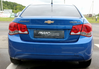 Подержанный автомобиль Chevrolet Cruze Sedan 2011 года (5 фото)