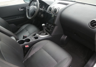 Подержанный автомобиль Nissan Qashqai 2013 года (9 фото)