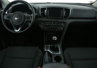 Подержанный автомобиль Kia Sportage 2016 года (12 фото)