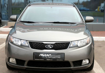 Подержанный автомобиль Kia Cerato Sedan 2011 года (2 фото)