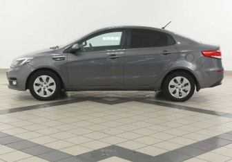 Подержанный автомобиль Kia Rio Sedan 2015 года (7 фото)