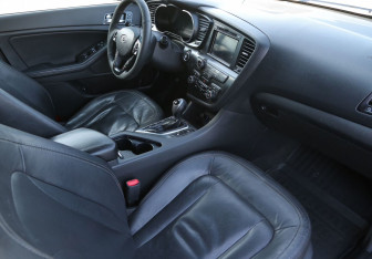 Подержанный автомобиль Kia Optima Sedan 2011 года (9 фото)