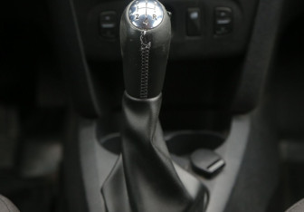 Подержанный автомобиль Renault Sandero 2017 года (13 фото)