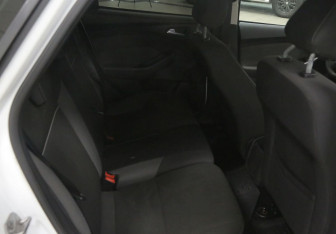 Подержанный автомобиль Ford Focus Wagon 2012 года (8 фото)