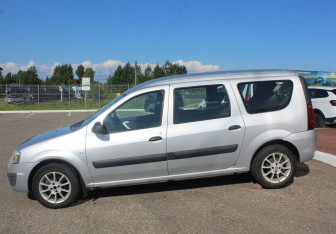 Подержанный автомобиль LADA (ВАЗ) Largus Wagon 2012 года (4 фото)