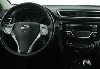 Подержанный автомобиль Nissan Qashqai 2018 года (14 фото)