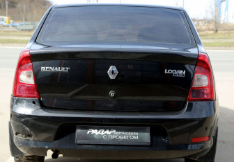 Подержанный автомобиль Renault Logan Sedan 2011 года (5 фото)
