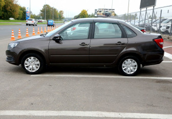 Подержанный автомобиль LADA (ВАЗ) Granta Sedan 2022 года (8 фото)