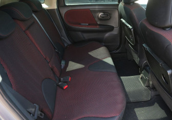 Подержанный автомобиль Nissan Note 2008 года (11 фото)