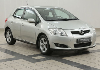 Подержанный автомобиль Toyota Auris Hatchback 2008 года (1 фото)