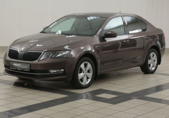 Подержанный автомобиль Skoda Octavia Liftback 2018 года (8 фото)