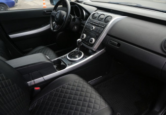 Подержанный автомобиль Mazda CX-7 2007 года (9 фото)