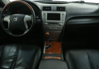 Подержанный автомобиль Toyota Camry Sedan 2009 года (12 фото)