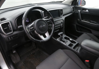 Подержанный автомобиль Kia Sportage 2018 года (13 фото)