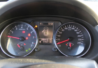 Подержанный автомобиль Nissan Qashqai 2010 года (14 фото)