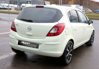Подержанный автомобиль Opel Corsa 2011 года (6 фото)