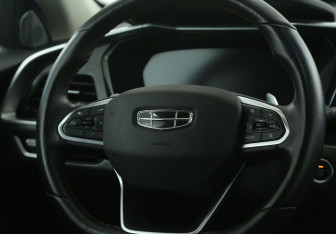 Подержанный автомобиль Geely Tugella 2021 года (17 фото)
