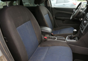 Подержанный автомобиль Ford Focus Sedan 2007 года (10 фото)