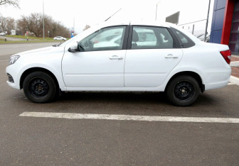 Подержанный автомобиль LADA (ВАЗ) Granta Sedan 2022 года (8 фото)