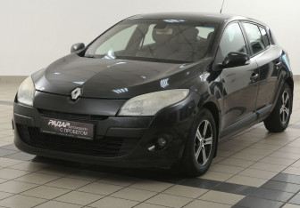 Подержанный автомобиль Renault Megane Hatchback 2010 года (8 фото)