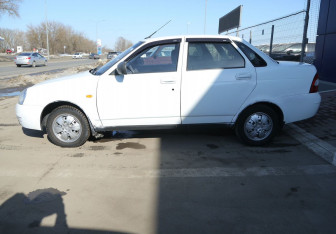 Подержанный автомобиль LADA (ВАЗ) Priora Sedan 2013 года (8 фото)