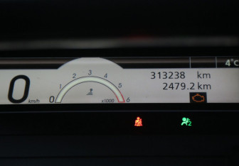 Подержанный автомобиль Renault Scenic 2010 года (18 фото)