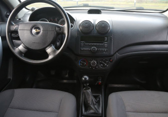 Подержанный автомобиль Chevrolet Aveo Sedan 2008 года (12 фото)